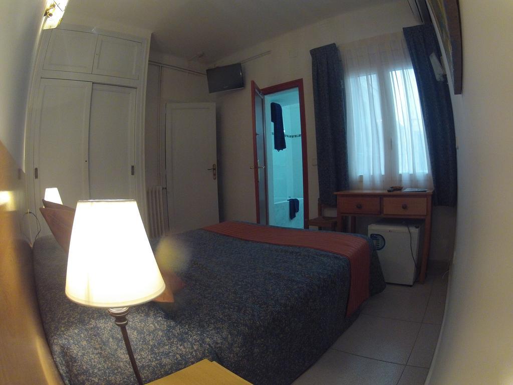 Hotel Montserrat Sitges Zewnętrze zdjęcie